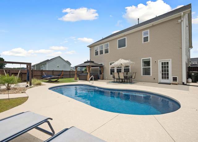 Property at 330 Beachgrass Ln, Summerville, SC 29486, 6 beds, 3 baths