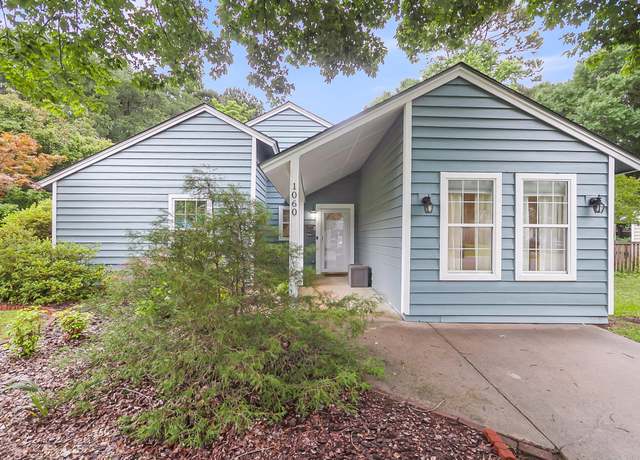 Property at 1060 Oakcrest Dr, Charleston, SC 29412, 3 beds, 2 baths