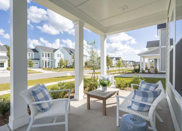 Property at 220 Callibluff Dr, Summerville, SC 29486, 4 beds, 2.5 baths