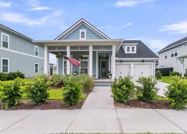 Property at 2221 Generals St, Charleston, SC 29492, 4 beds, 2 baths