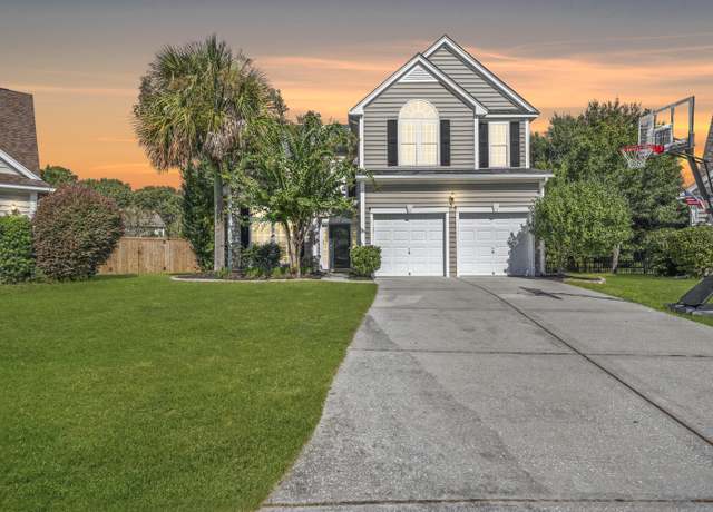 Property at 1676 Jorrington St, Mount Pleasant, SC 29466, 4 beds, 2.5 baths