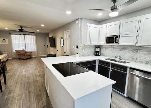 Property at 1192 Julian Clark Rd #11, James Island, SC 29412, 2 beds, 1.5 baths