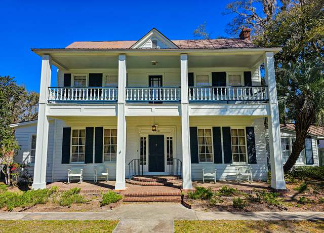 Property at 1003 Wichman St, Walterboro, SC 29488, 4 beds, 4 baths
