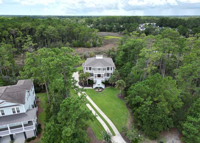Property at 3547 Holmgren St, Mount Pleasant, SC 29466, 5 beds, 3.5 baths