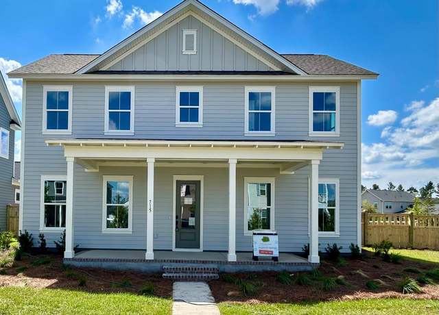 Property at 715 Blueway Ave, Summerville, SC 29486, 4 beds, 3.5 baths