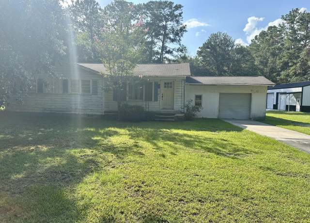 Property at 115 Groomsville Rd Rd, Moncks Corner, SC 29461, 3 beds, 1 bath