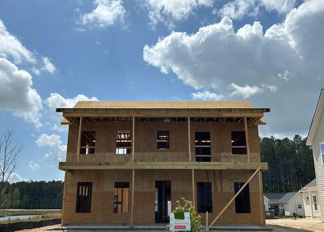 Property at 721 Blueway Ave, Summerville, SC 29486, 3 beds, 3.5 baths
