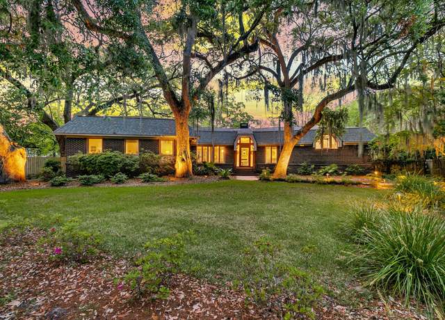 Property at 521 Pelzer Dr, Mount Pleasant, SC 29464, 4 beds, 4 baths