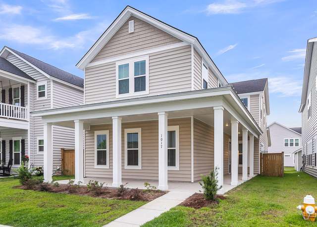 Property at 1017 Marsh Royal St, Summerville, SC 29485, 4 beds, 4.5 baths