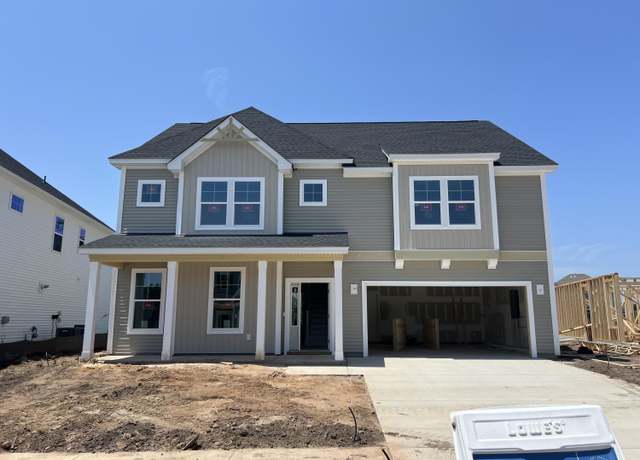 Property at 127 Seaton St, Summerville, SC 29486, 4 beds, 3.5 baths