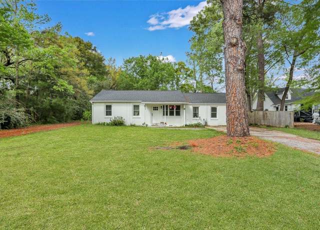 Property at 2420 Cherokee Hall Ln, Charleston, SC 29414, 3 beds, 2 baths