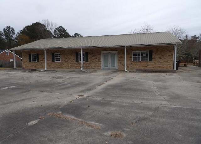 Property at 1382 Doctor Evans Rd, Moncks Corner, SC 29461, 6 beds, 4 baths