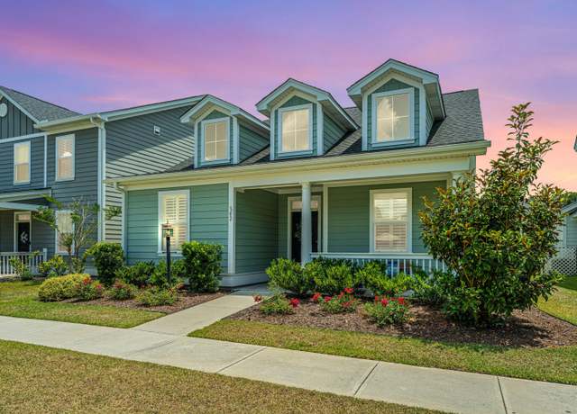 Property at 102 Angelica Ave, Summerville, SC 29483, 3 beds, 2 baths