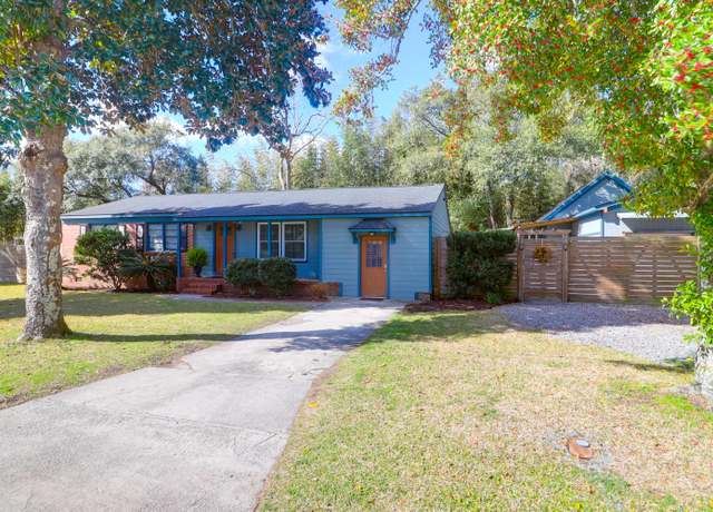 Property at 1117 Oceanview Rd, Charleston, SC 29412, 4 beds, 2.5 baths