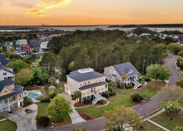 Property at 2504 Ballast Pt, Mount Pleasant, SC 29466, 6 beds, 3.5 baths
