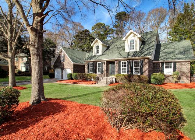 Property at 305 Mayfield St, Summerville, SC 29485, 4 beds, 3.5 baths