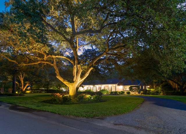Property at 108 E Walker Dr, Summerville, SC 29483, 4 beds, 3.5 baths