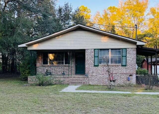 Property at 1154 Spruce St, Allendale, SC 29810, 3 beds, 1 bath