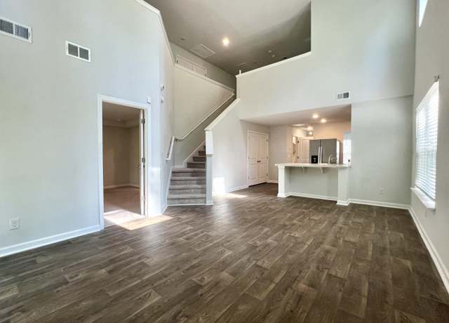 Property at 109 Rosefield Ct, Summerville, SC 29485, 3 beds, 2.5 baths