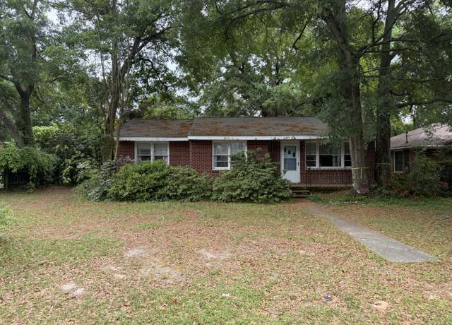 Property at 609 Coral St, Mount Pleasant, SC 29464, 3 beds, 1 bath