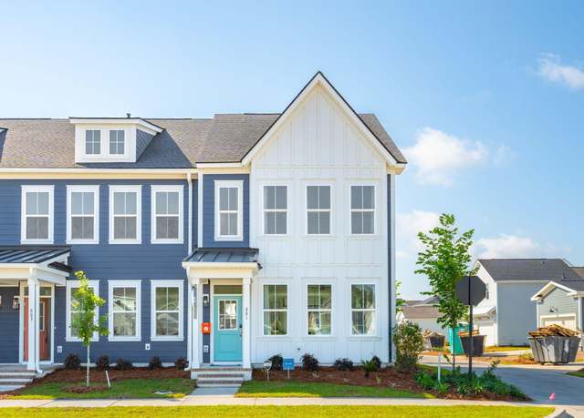 Property at 757 Blueway Ave, Summerville, SC 29486, 3 beds, 2.5 baths