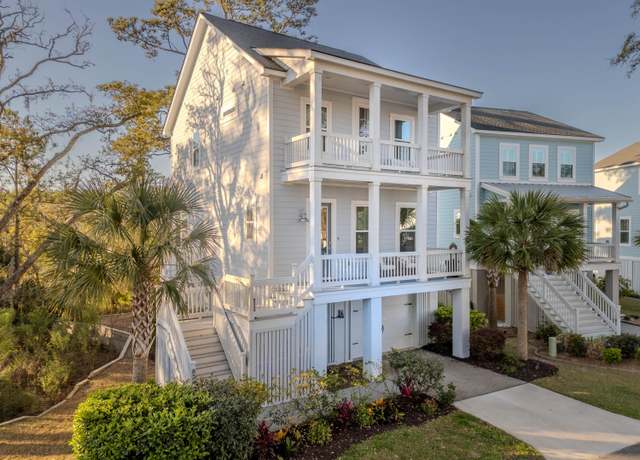 Property at 824 Forrest Dr, Charleston, SC 29492, 3 beds, 2.5 baths