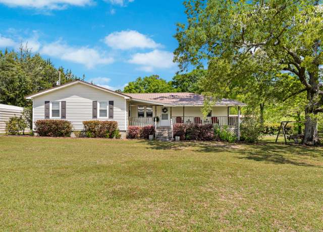 Property at 136 Folgers Ln, Norway, SC 29113, 4 beds, 3 baths