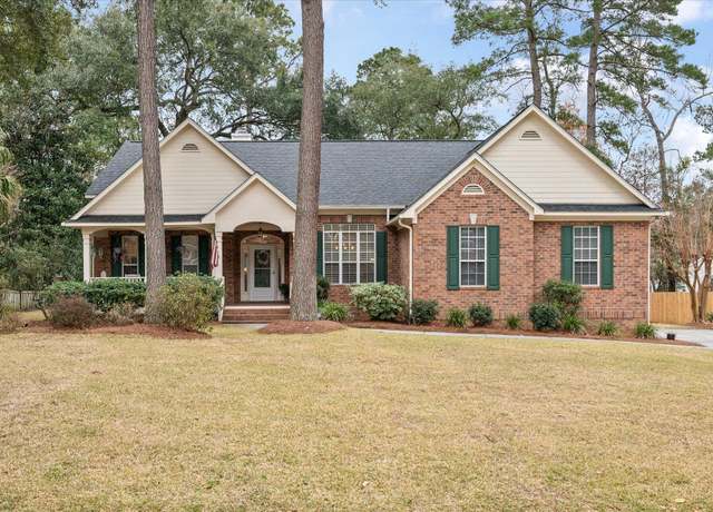 Property at 315 Clubview Rd, Summerville, SC 29485, 4 beds, 3.5 baths