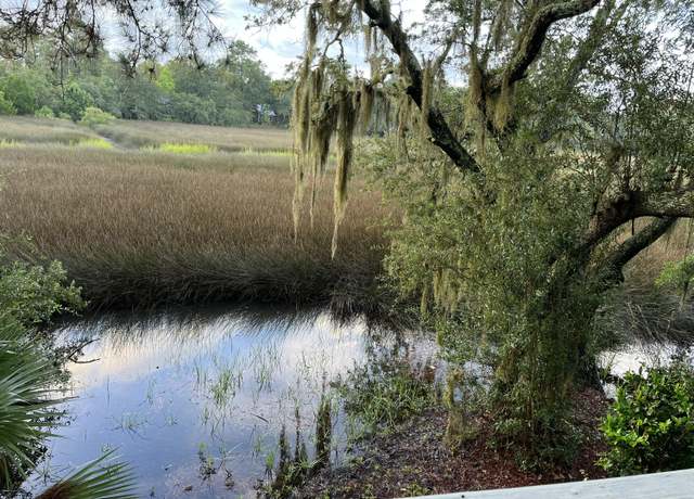 Property at 1050 Marsh Court Ln, Mount Pleasant, SC 29464, 3 beds, 2.5 baths
