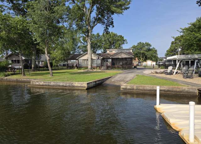 Property at 1651 Waters Edge Dr, Summerton, SC 29148, 4 beds, 3 baths