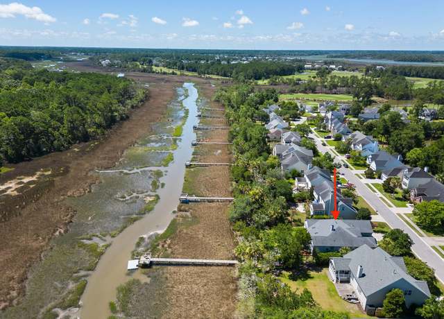 Property at 1869 Palmetto Isle Dr, Mount Pleasant, SC 29466, 3 beds, 2 baths