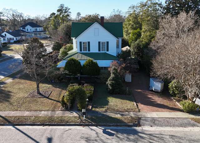 Property at 26 S Cantey St, Summerton, SC 29148, 4 beds, 3 baths