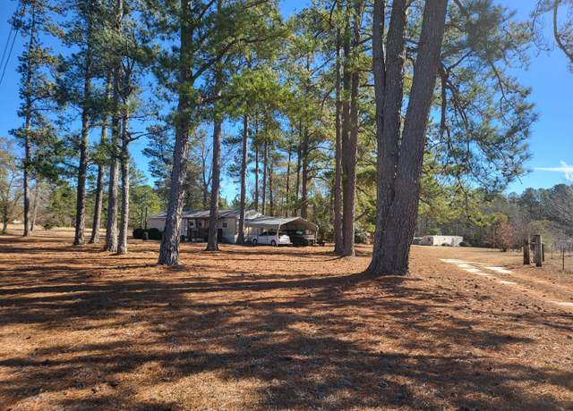 Property at 40 Hillview Rd, Saint Matthews, SC 29135, 9 beds, 6.5 baths