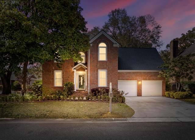 Property at 1324 Southlake Dr, Mount Pleasant, SC 29464, 4 beds, 3.5 baths