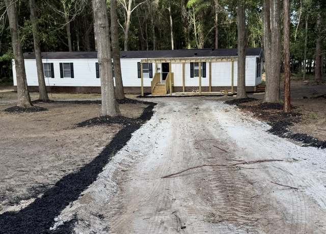 Property at 1217 Birch Dr, Summerton, SC 29148, 3 beds, 2 baths