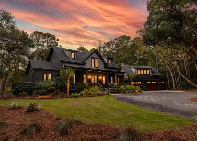 Property at 4028 Gnarled Oaks Ln, Johns Island, SC 29455, 5 beds, 5.5 baths