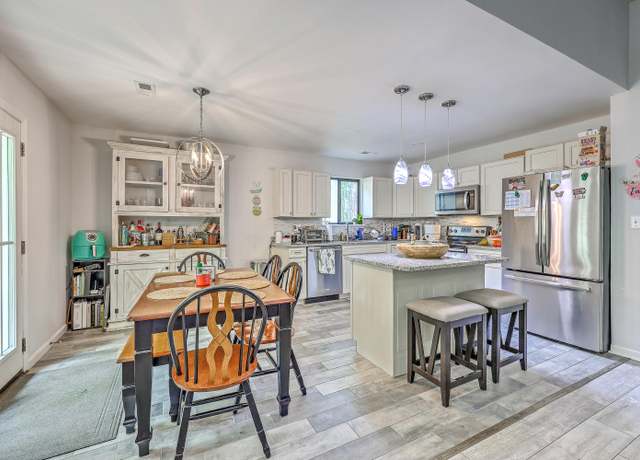 Property at 3230 Landing Pkwy, North Charleston, SC 29420, 3 beds, 2 baths