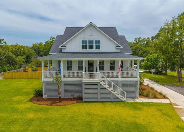 Property at 637 Lynne Ave, Charleston, SC 29412, 4 beds, 3.5 baths