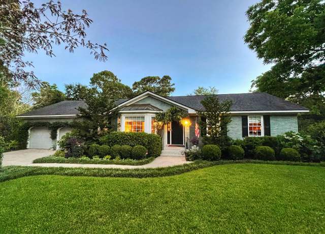Property at 717 Chatter Rd, Mount Pleasant, SC 29464, 3 beds, 3.5 baths