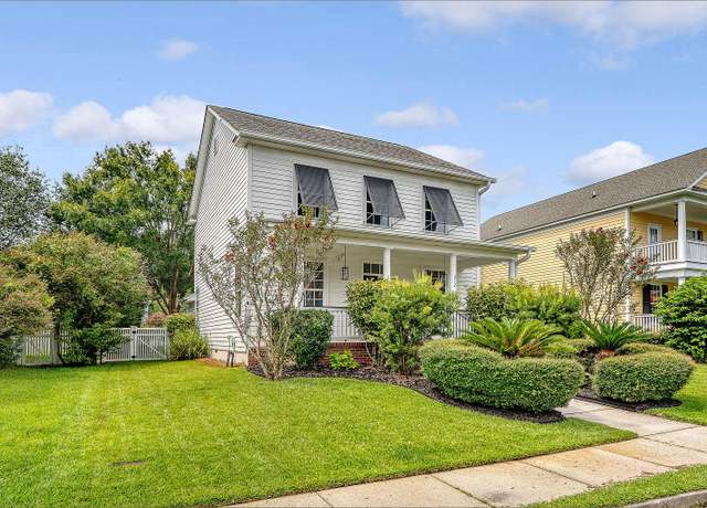 Property at 312 Hydrangea St, Summerville, SC 29483, 3 beds, 2.5 baths
