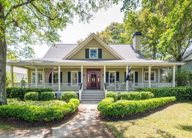 Property at 707 Royall Ave, Mount Pleasant, SC 29464, 4 beds, 3.5 baths