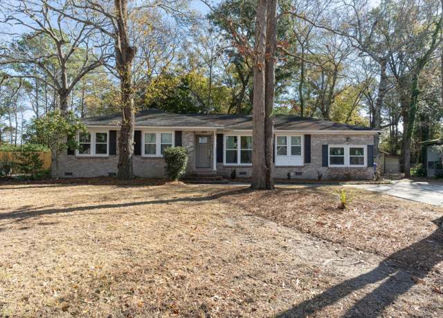 Property at 1239 Wappetaw Pl, Mount Pleasant, SC 29464, 4 beds, 2 baths