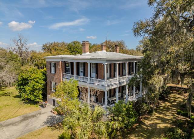 Property at 604 Pinckney St, Beaufort, SC 29902, 4 beds, 2.5 baths