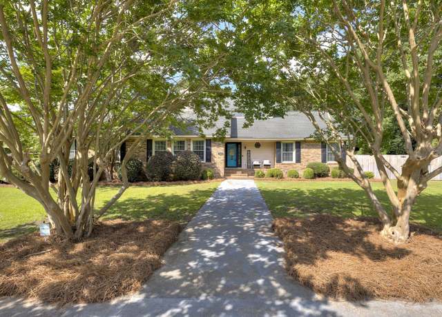 Property at 1392 Country Club Cir, Manning, SC 29102, 4 beds, 3.5 baths