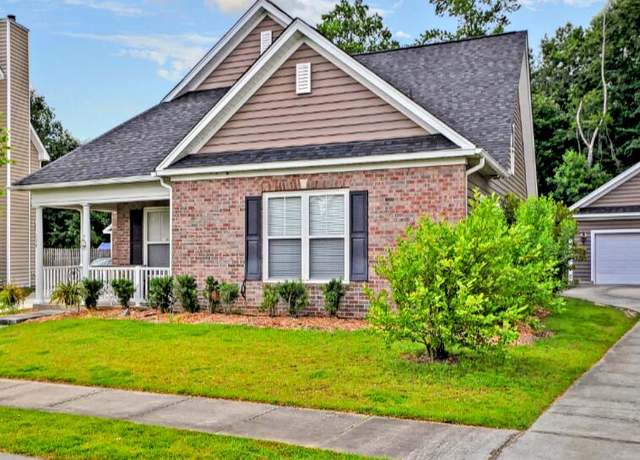 Property at 136 Pavilion St, Summerville, SC 29483, 4 beds, 3.5 baths