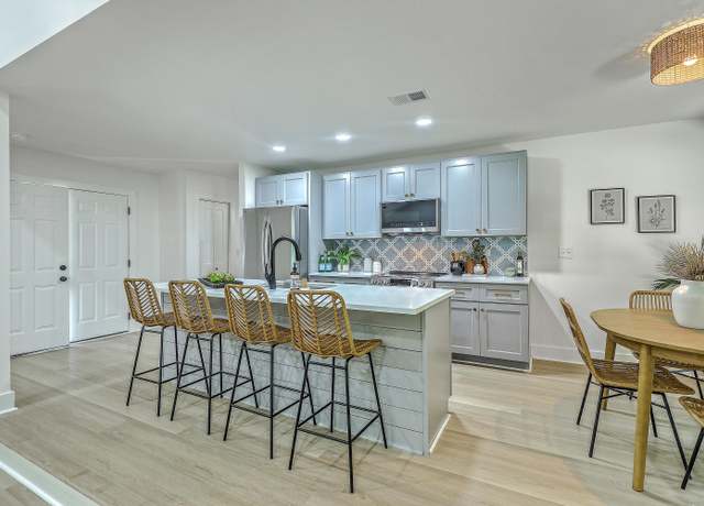 Property at 169 Southwold Cir, Goose Creek, SC 29445, 4 beds, 3 baths