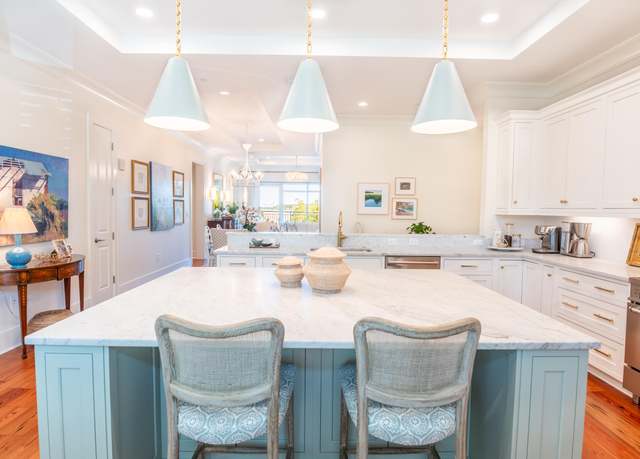 Property at 155 Wingo Way #415, Mount Pleasant, SC 29464, 2 beds, 2.5 baths