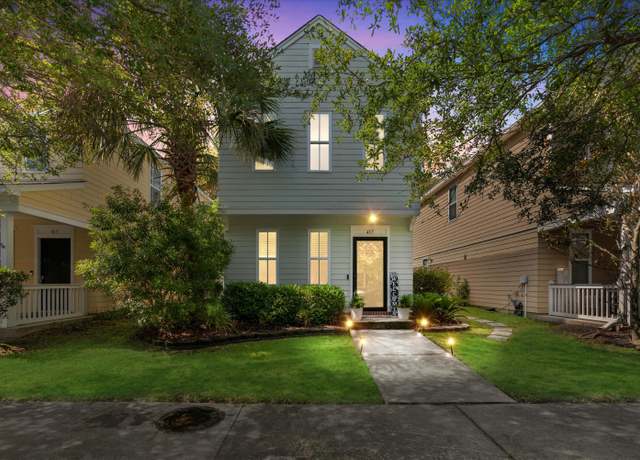 Property at 417 Verbena Ave, Summerville, SC 29483, 3 beds, 2.5 baths