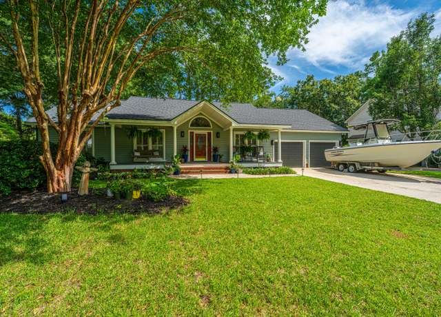 Property at 1098 Blue Marlin Dr, Charleston, SC 29412, 4 beds, 2.5 baths
