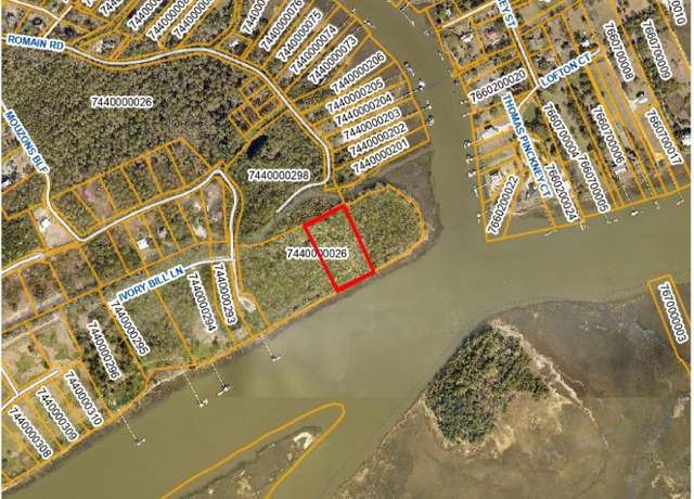 Property at 977 Ivory Bill Ln, Mcclellanville, SC 29458